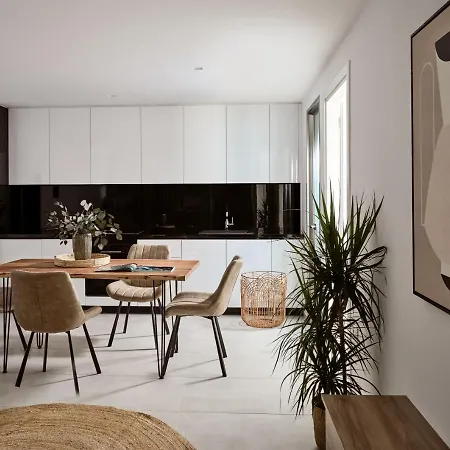 The Sall Complex B - Iconic Sea Views, By Zantewize Apartman