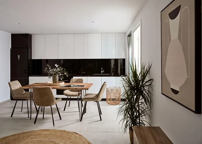 The Sall Complex B - Iconic Sea Views, By Zantewize Apartment