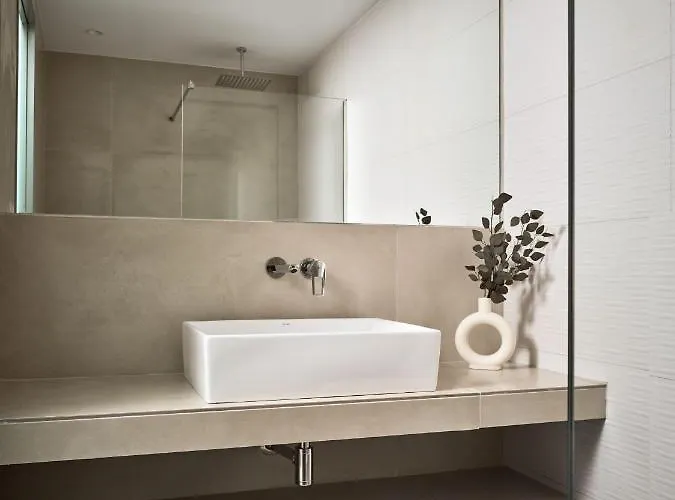 Apartment The Sall Complex B - Iconic Sea Views, By Zantewize