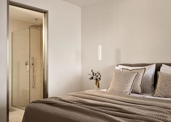 The Sall Complex B - Iconic Sea Views, By Zantewize Apartment *