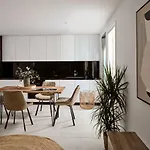 The Sall Complex B - Iconic Sea Views, By Zantewize Apartamento